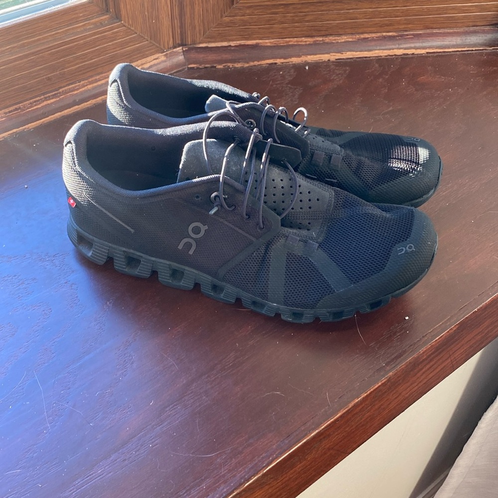 On Cloud 5 All Black Sneakers